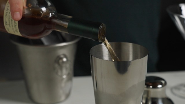 Amazon.com: Viski Parisian Cocktail Shaker for Cold Brew Cocktails